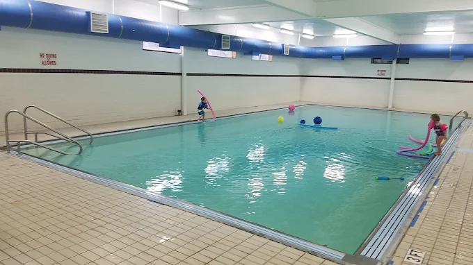 Kids in the pool at Bayshore Clubhouse